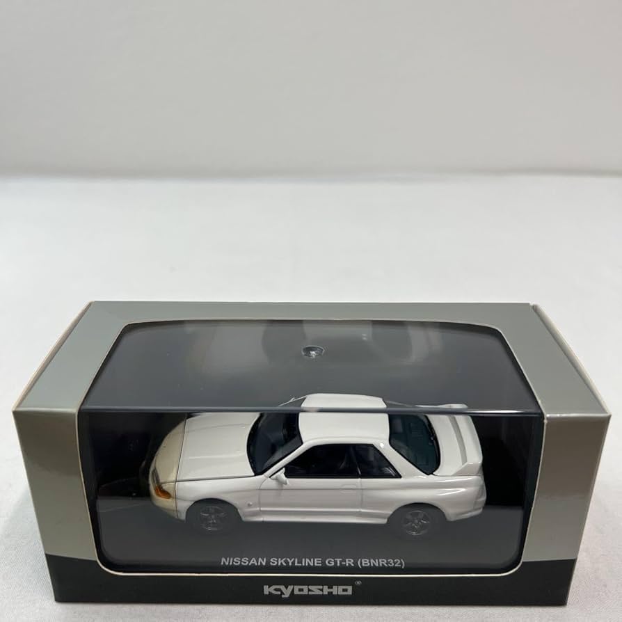 美品 ミニカー SKYLINE GT-R R32 クリスタルホワイト In Stock) POPRACE 1/64 NISSAN SKYLINE GT-R R32 - CRYSTAL